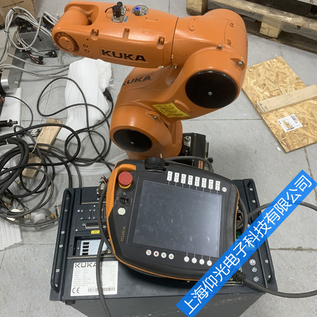 KUKA�쿨�C���ˈ�26032�^�d���ϾS�����҂�